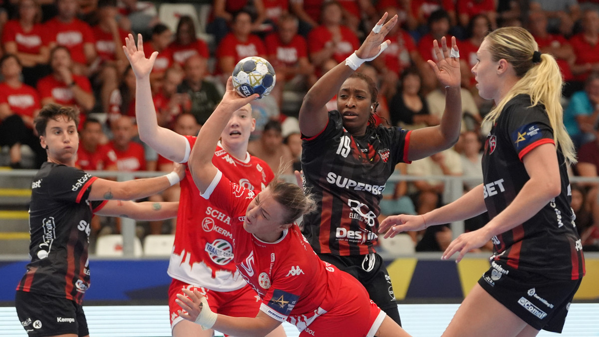 DVSC Schaeffler - Gloria Bistrita-Nasaud