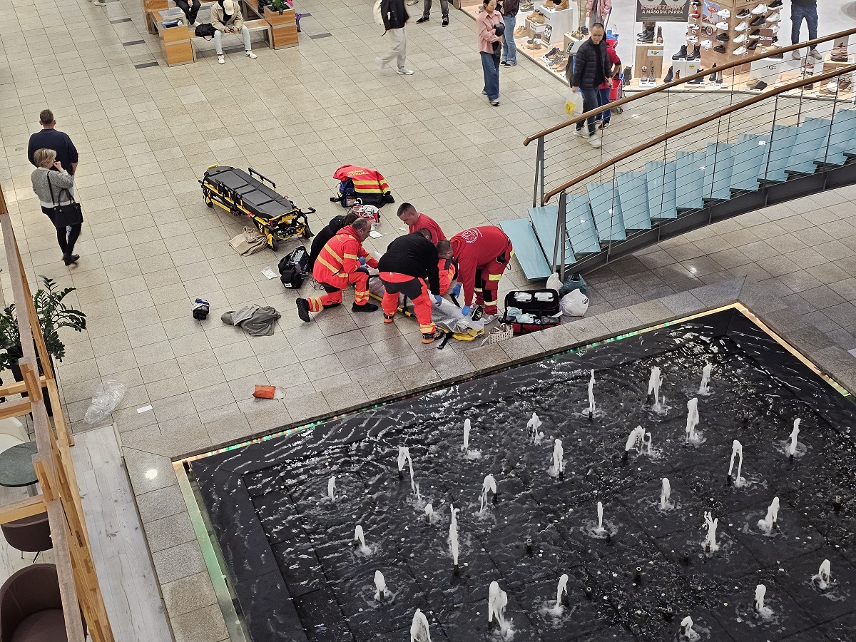 Baleset a Fórum Debrecenben