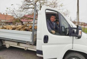 Bodó Sándor szociális tűzifa Bárándon