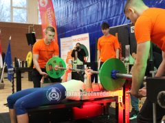 Éremmel tértek vissza hajdú-bihariak a fekvenyomó-bajnokságról