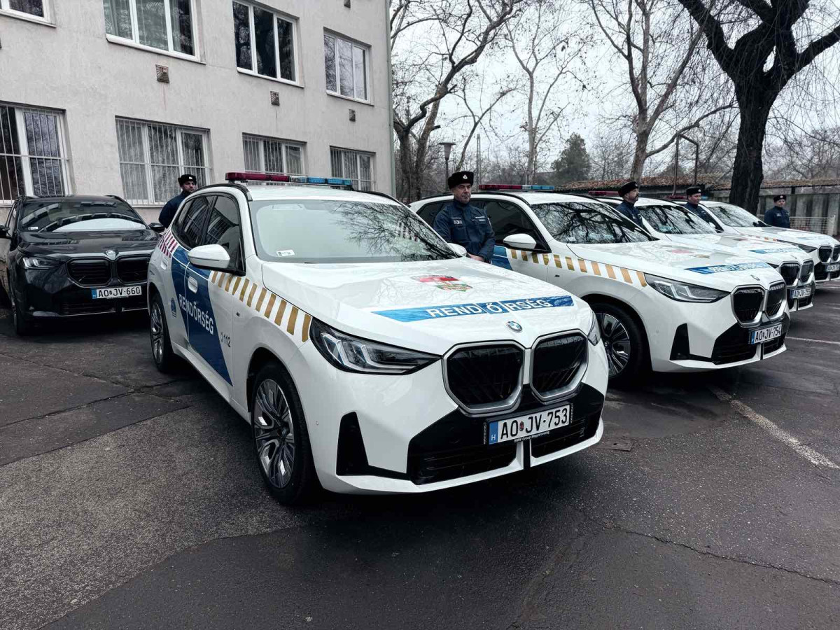 Rendőr BMW-k Debrecenben