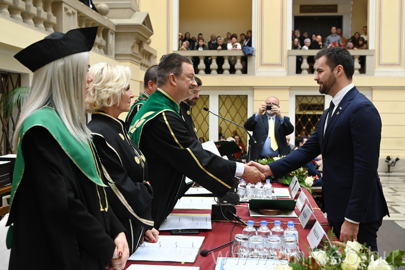 Kapu Tibor címzetes egyetemi docensi címet kapott a Debreceni Egyetemen