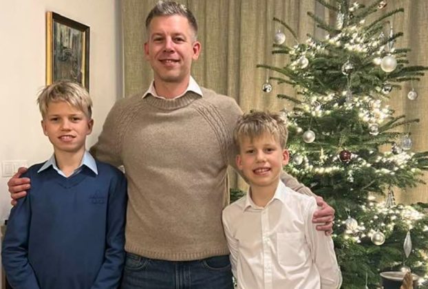 Magyar Péter a fiaival