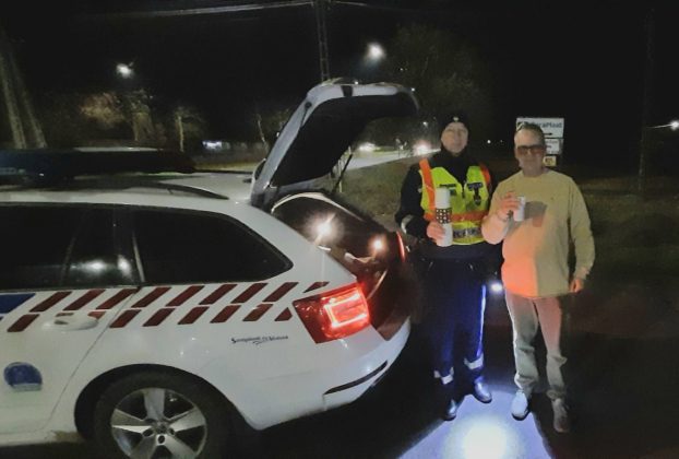 Koffeinnel kínálták a rendőrök az autósokat Hajdú-Biharban