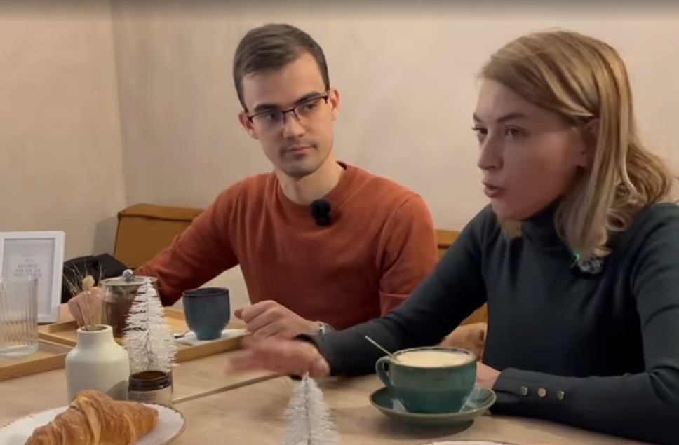 Tompa Enikő ifjúsági sorozatot indít