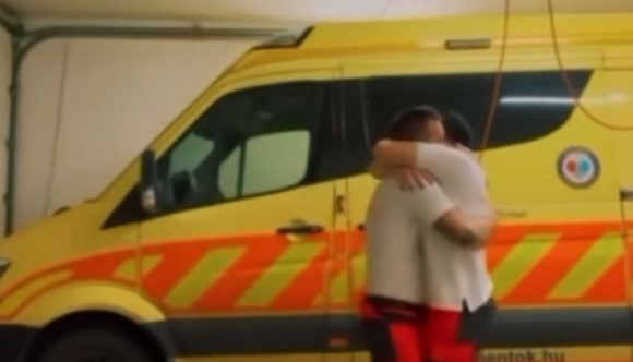 Megható lánykérés az ibrányi mentőállomáson