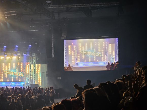 Vastapssal ért véget a Menopauza a Főnixben