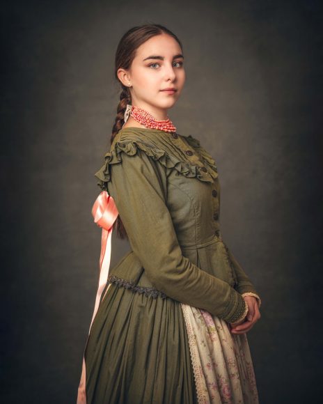 Emerald Grace of the Hajdú Land - Király Ibolya