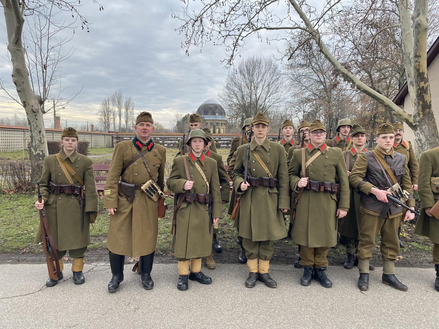 Tisztelegnek a doni hősök előtt a debreceni katonai iskola növendékei