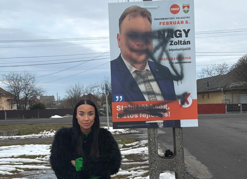 Kicicomázták a fideszes jelölt plakátját Balmazújvárosban