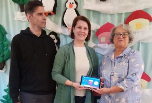 Levegőszennyezettség-mérő készüléket kapott egy hajdúböszörményi óvoda a Mikepércsi Anyáktól