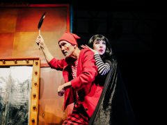 Bemutatták a Vitéz László és a Halál hét leckéjét a debreceni bábszínházban