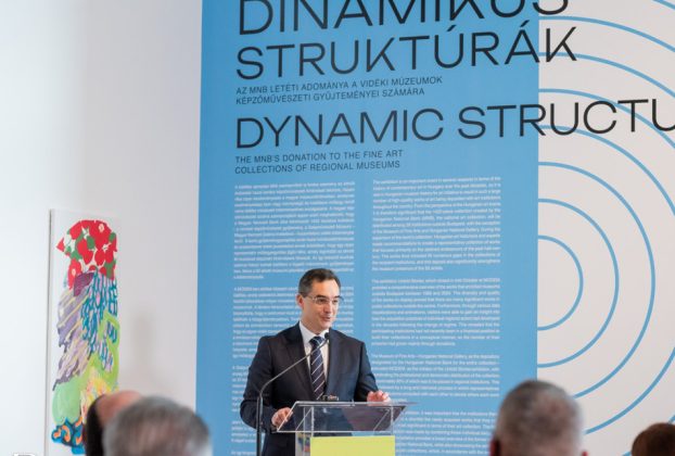 Papp László MNB-kiállítás Debrecenben