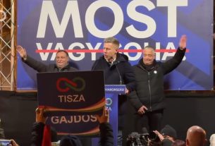 Magyar Péter, Gajdos László és Szakács Péter Lajos fóruma Nyíregyházán