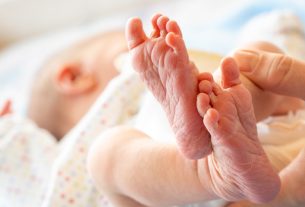 Egészséges újszülöttet hagytak a Kenézy kórház inkubátorában