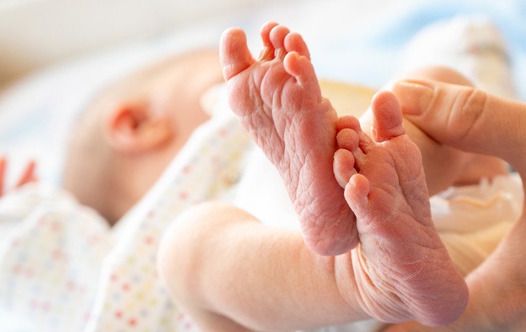 Egészséges újszülöttet hagytak a Kenézy kórház inkubátorában