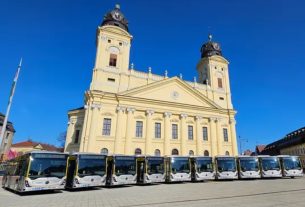 Tíz új autóbusszal bővült a DKV flottája