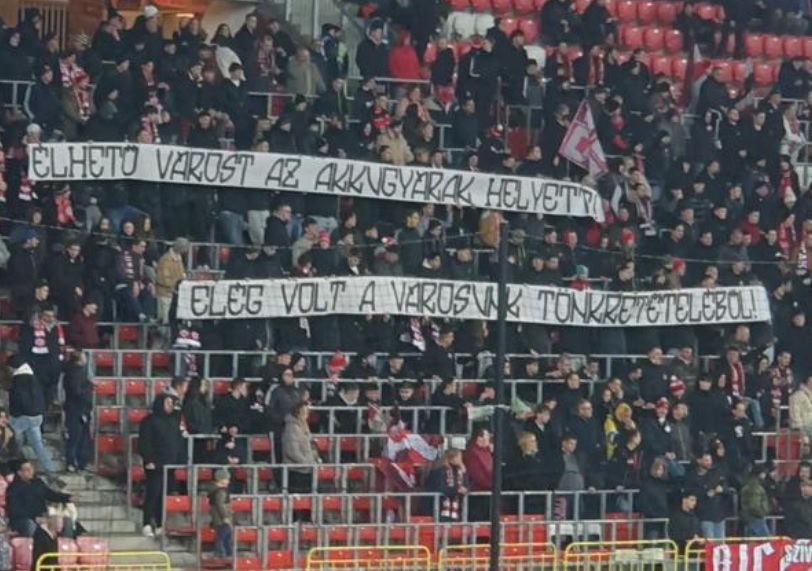 DVSC-szurkolók akkugyárak