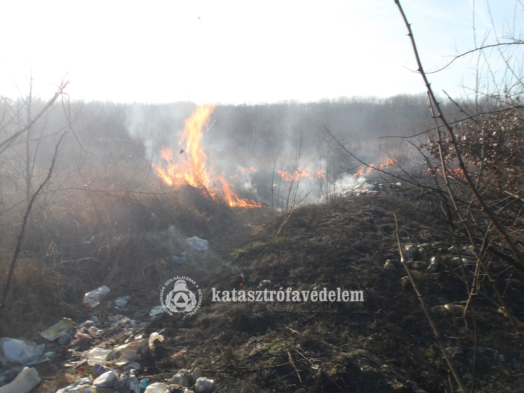 Szabadtéri tűz pusztított Hajdú-Biharban