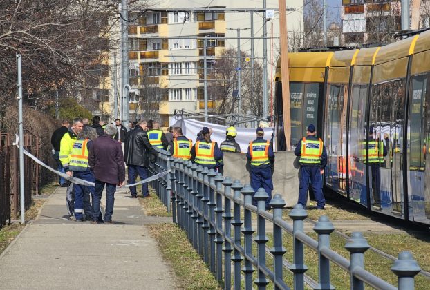 Halálos villamosgázolás Debrecenben