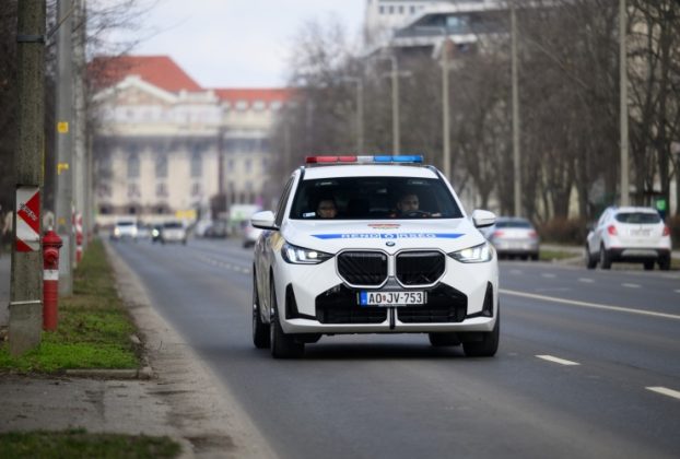 Rendőrautó Debrecenben