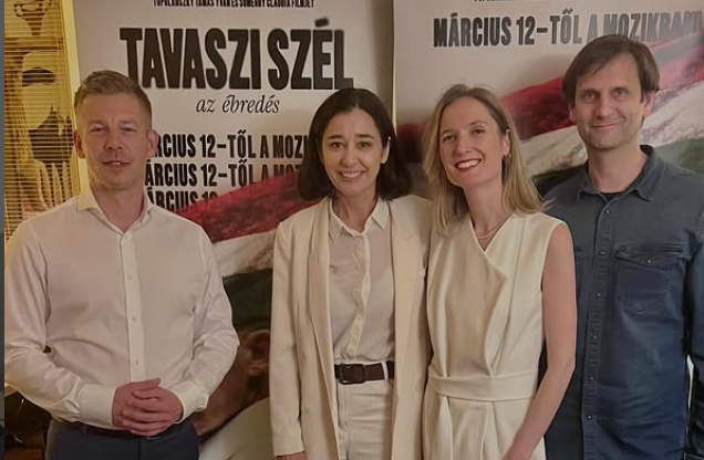 Gryllus Dorka Magyar Péterrel készített közös fotót