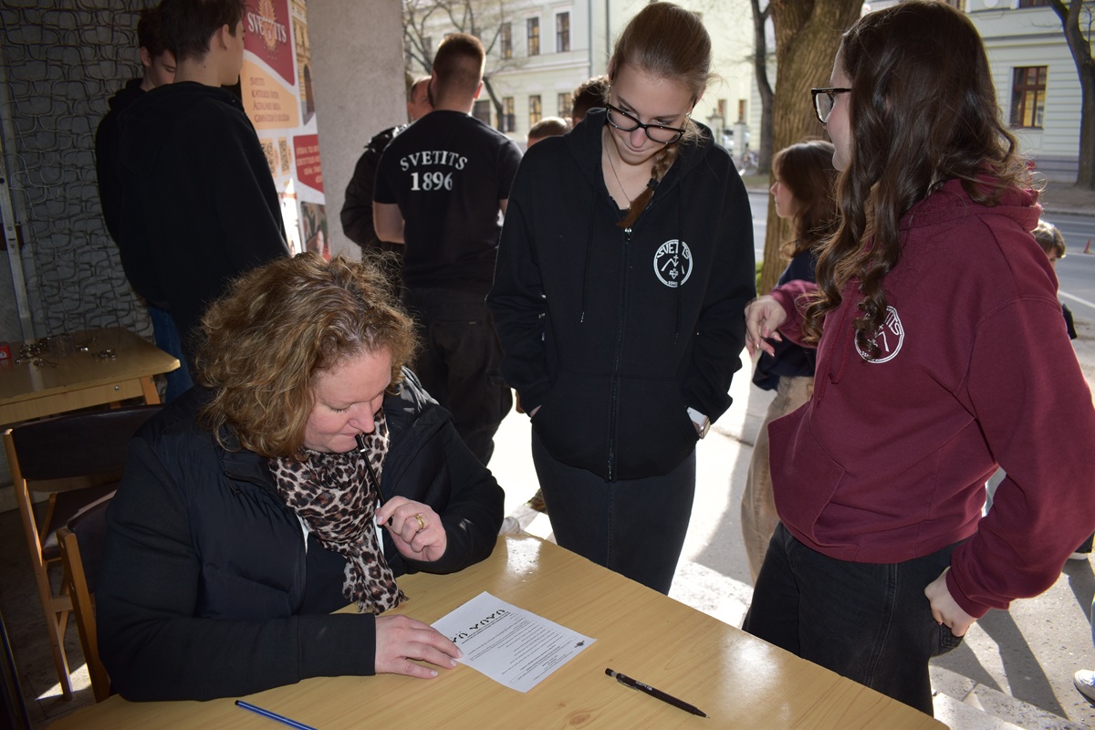 Matek az utcán - Svetits Debrecen