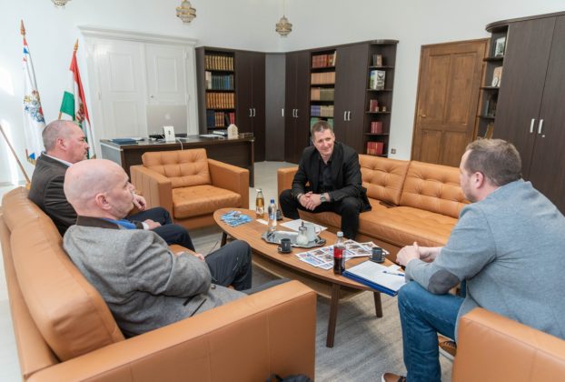 Katonai képzést is nyújtó középiskola épülhet Hajdúhadházon