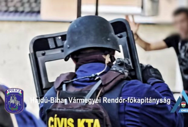 Így csaptak le a rendőrök Hajdúszováton