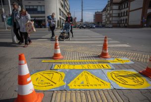 Érdekes feliaratok jelentek meg Debrecenben