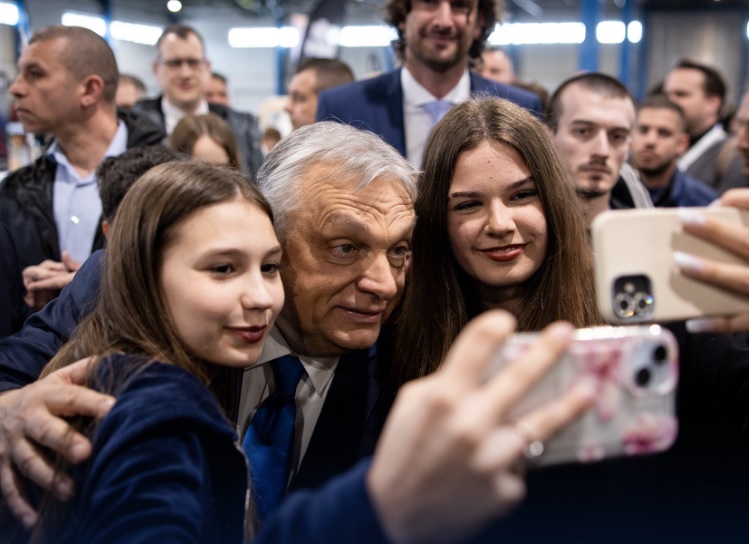 Orbán és a fiatalok
