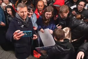 Magyar Péter és a tiszások Hajdúböszörményben