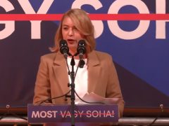 Tompa Enikő - A Tisza Párt kampányzáró rendezvénye Debrecenben