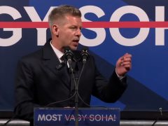 A Tisza Párt kampányzáró rendezvénye Debrecenben