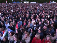 A Tisza Párt kampányzáró rendezvénye Debrecenben