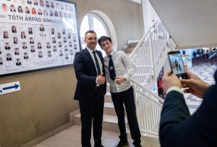 70 éves a debreceni Tóth Árpád Gimnázium - Papp László