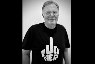 Fuck NER-es pólóban pózoló Juszt László