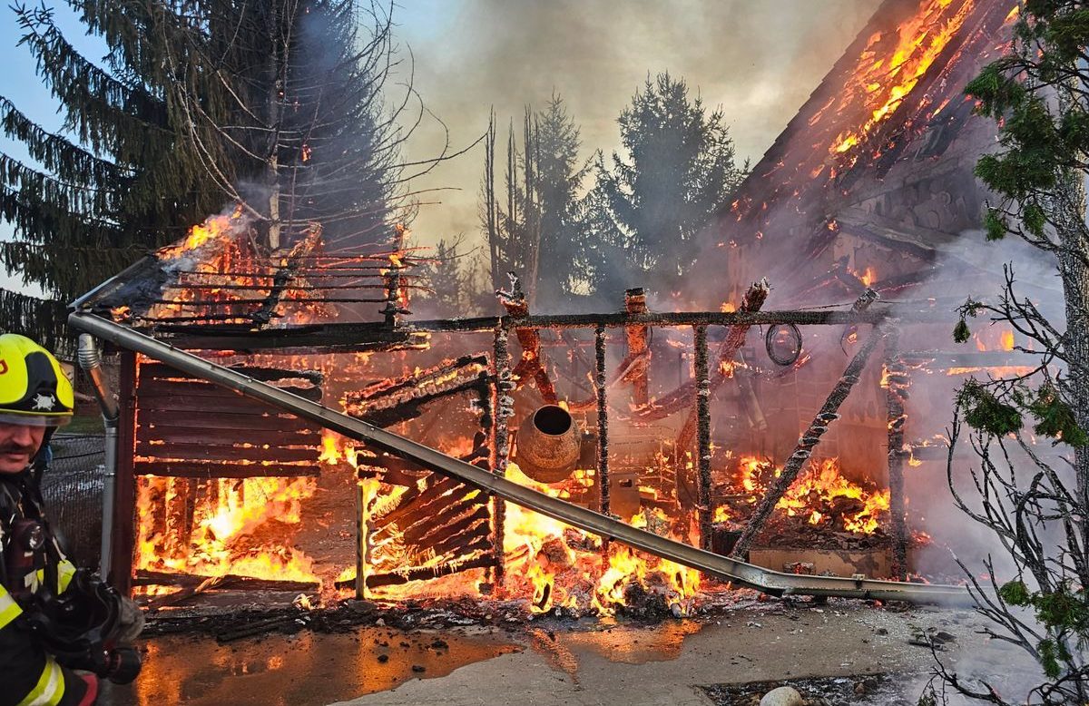 Otthonában vacsorázva figyelt fel a tűzre egy szabadnapos rendőr Debrecenben