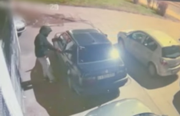 Autóból lopott ez a férfi Debrecenben