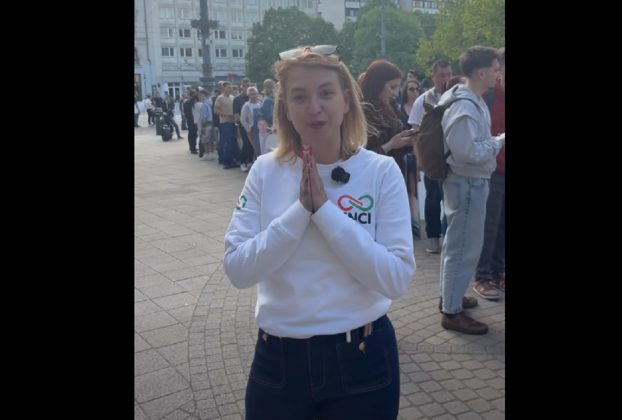 Tompa Enikő dedikálása