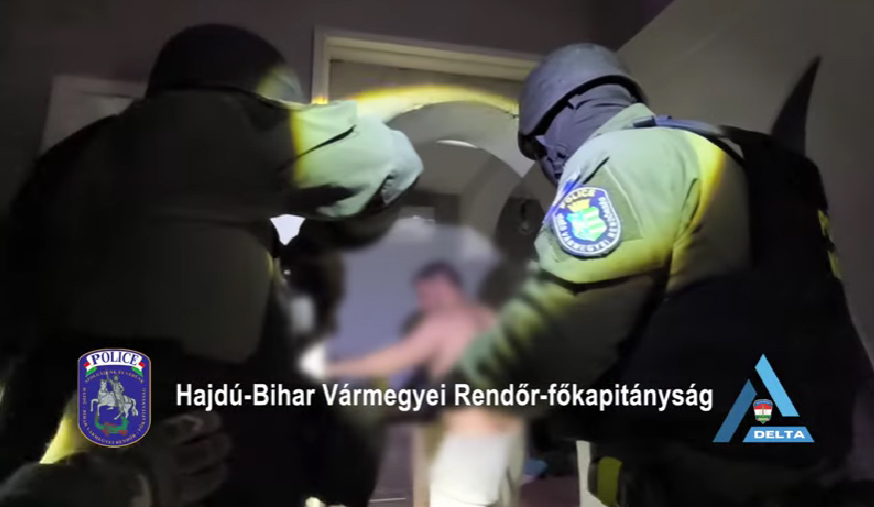 Összehangolt akcióban ütöttek rajta a debreceni dílereken