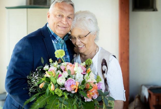 Orbán Viktor és édesanyja, Sipos Erzsébet