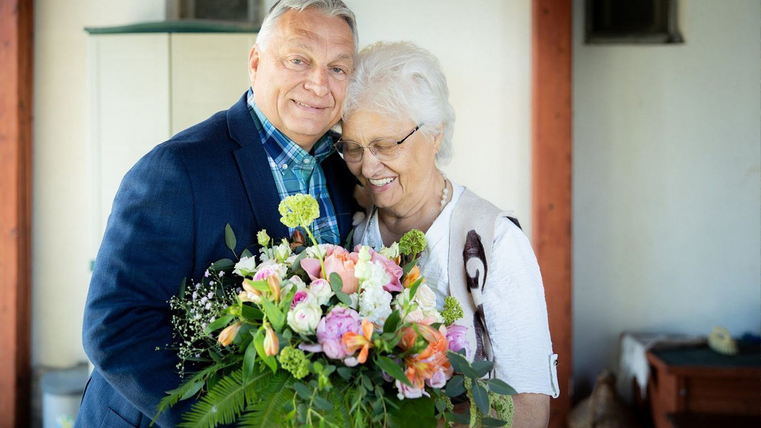 Orbán Viktor és édesanyja, Sipos Erzsébet