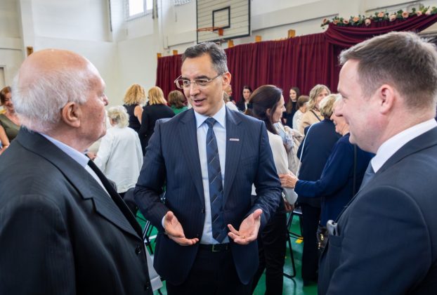 Papp László a debreceni Hatvani István Általános Iskolában