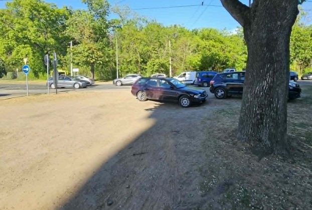 Baleset Debrecenben, a Nagyerdei körút és az Egyetem tér kereszteződésénél