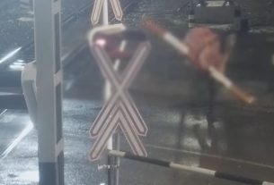 Vasúti átjáróban rongált - keresik a debreceni rendőrök