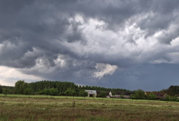 Zivatarfelhő - cumulonimbus Téglásnál