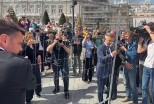 Kordonbontás a Karmelitánál
