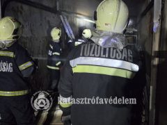 Teljes terjedelmében égett egy garázs Hajdúszoboszlón