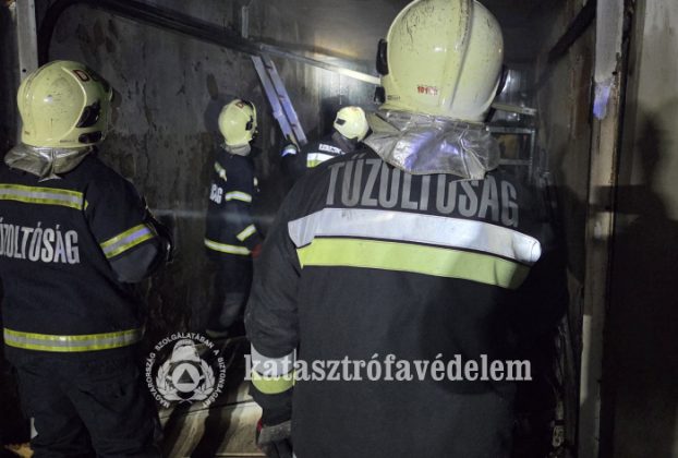 Teljes terjedelmében égett egy garázs Hajdúszoboszlón